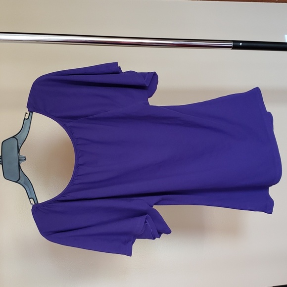 Old Navy t-shirt - Picture 3 of 3